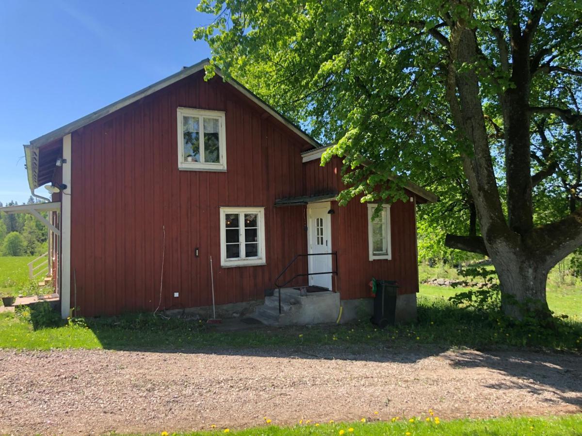 Mysig Lantlig Stuga, Nycklaroer Korsberga Exterior foto