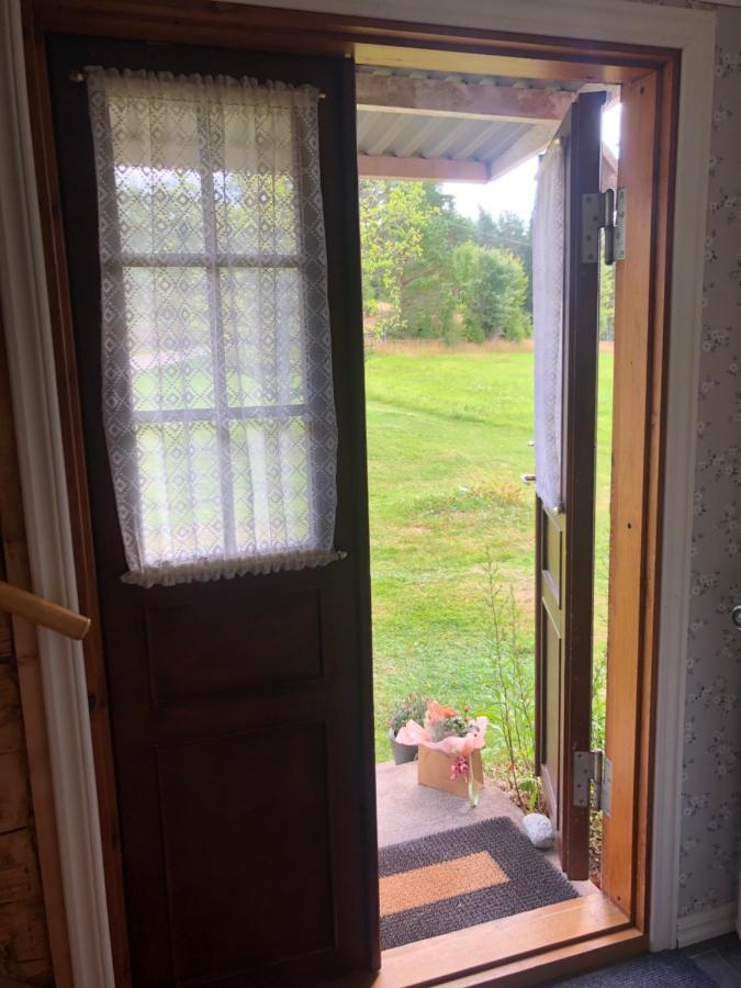 Mysig Lantlig Stuga, Nycklaroer Korsberga Exterior foto